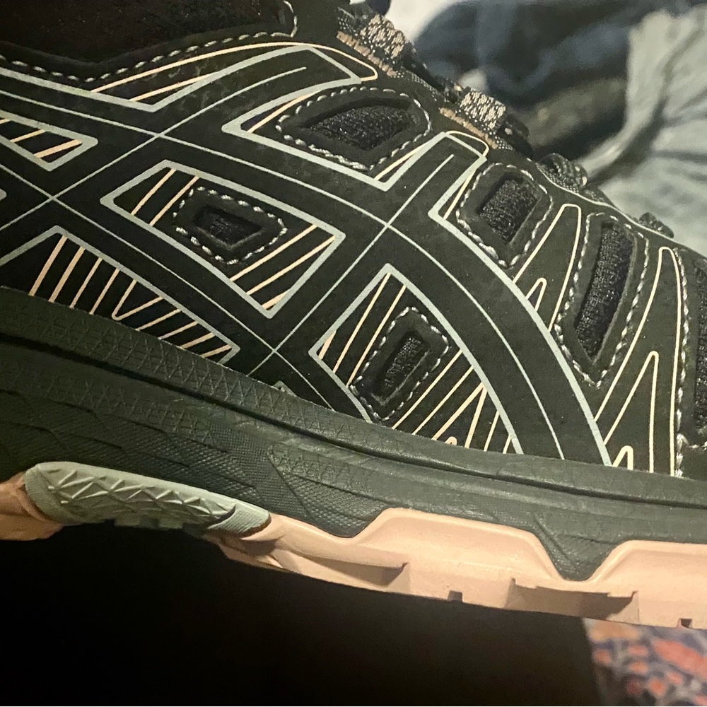 Asics - Picture 8 of 9